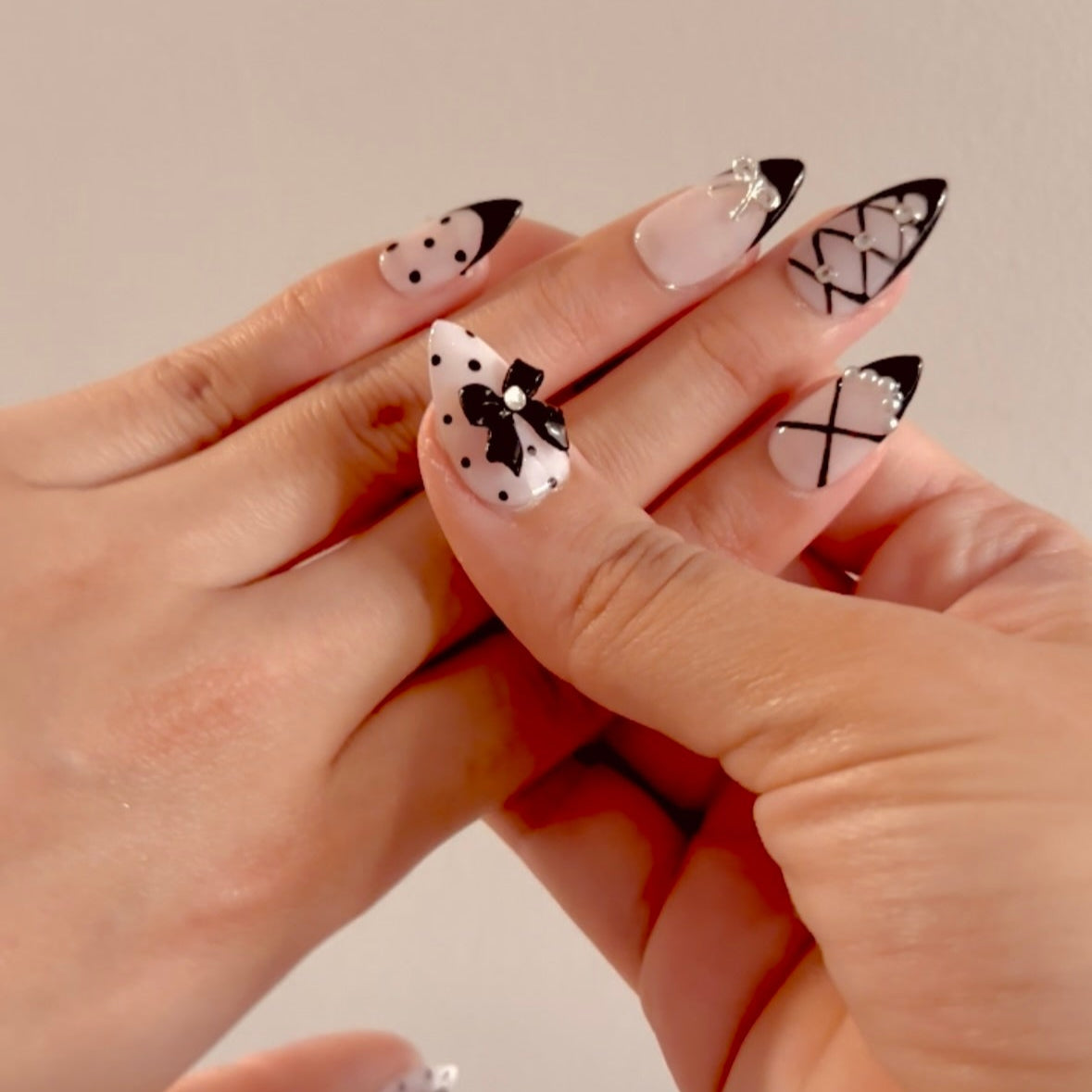 Tutu Dots